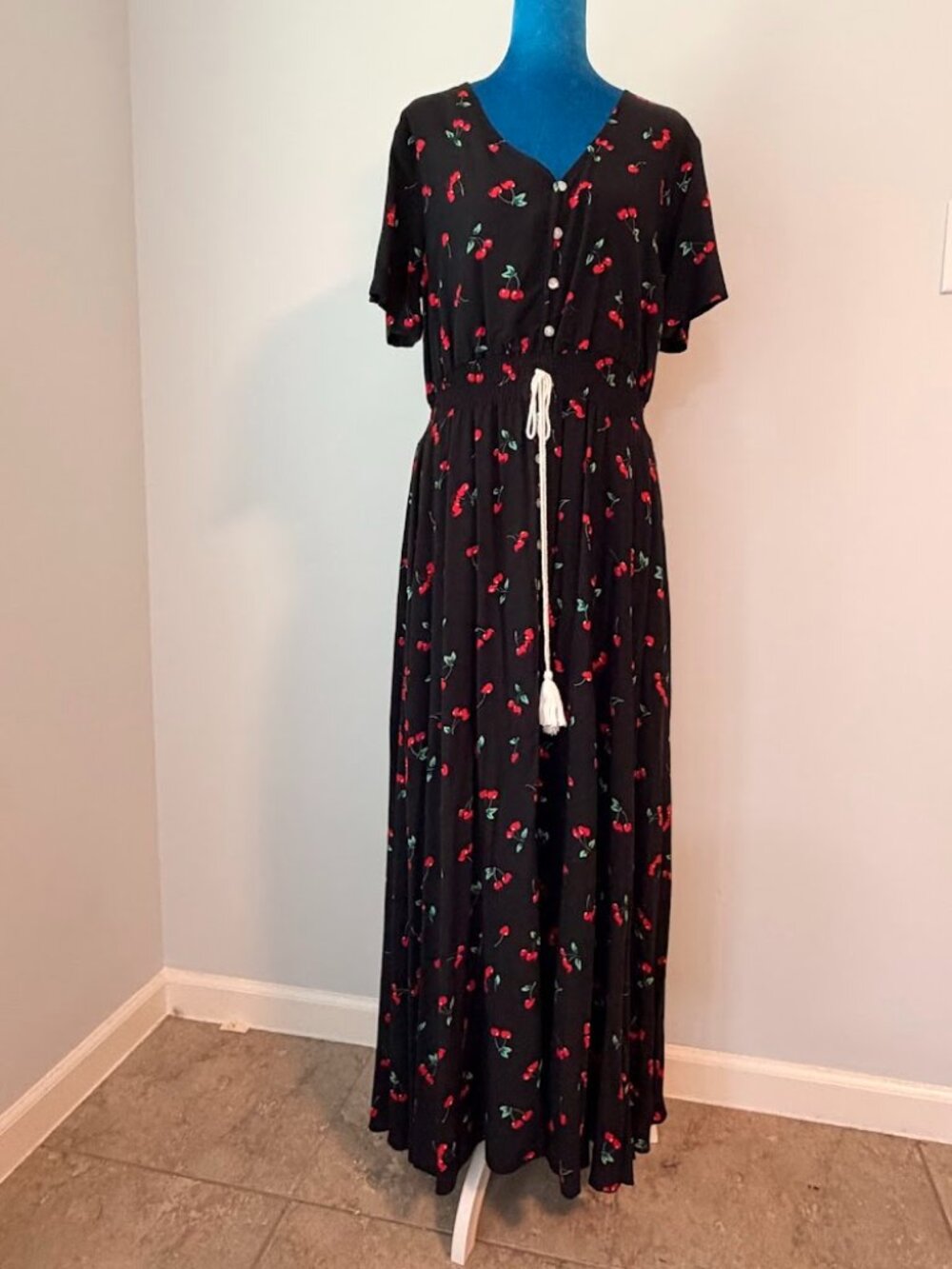 Black Cherry Print Maxi Dress Button Front Tie Waist 100% Rayon Size L